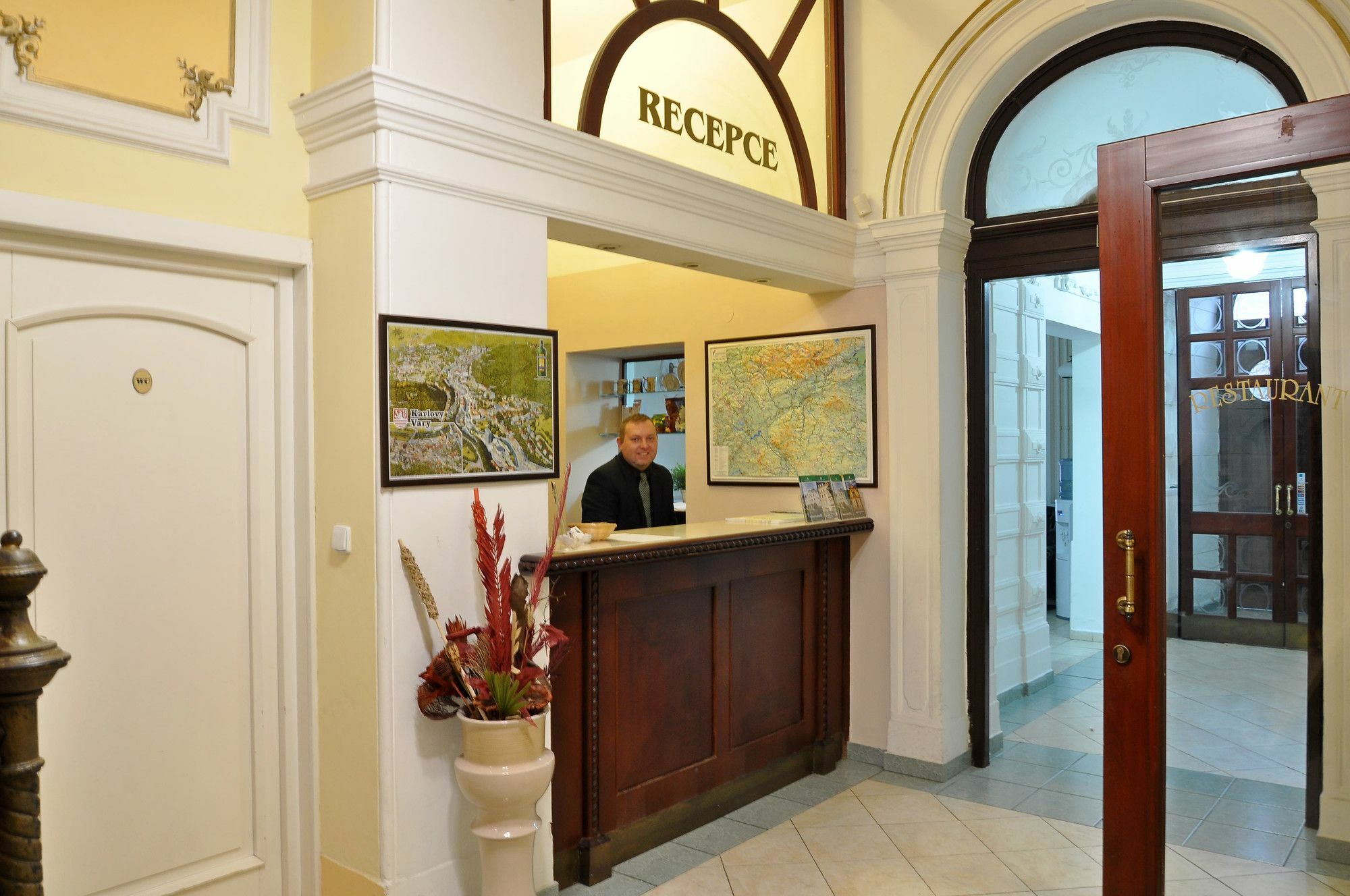Hotel Ester Karlovy Vary Exterior photo